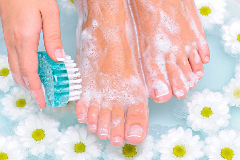 Washing your feet regularly is an excellent prevention against nail fungus